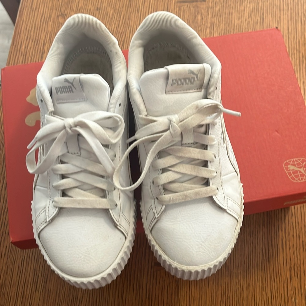 Puma Court Shoe 6.5